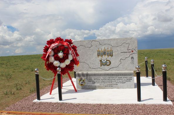 0306F4F0-C329-40BC-9718-39542F560838