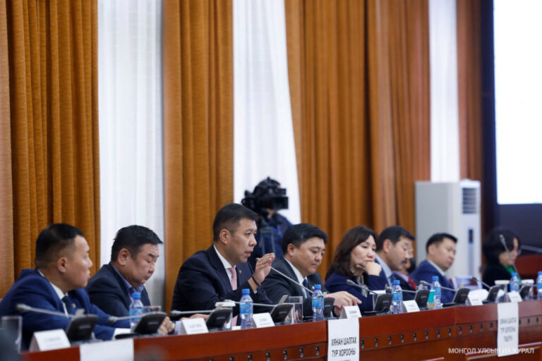 06A11F82-EFBE-4B94-8491-90A1F9E54228