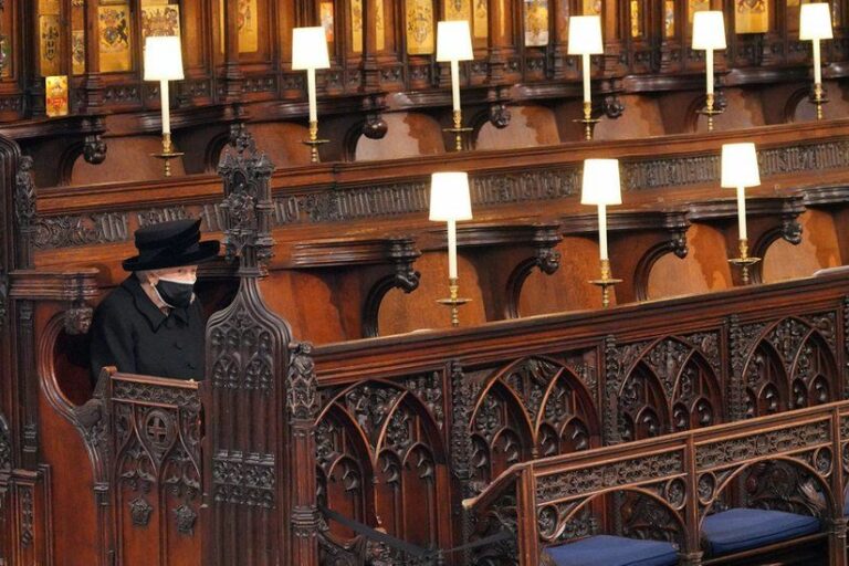 _118096174_hi066815888