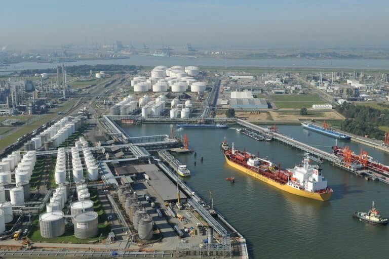 _123079132_oiltanking_europe_belgium_antwerp_aerial_2010-09-22_5242