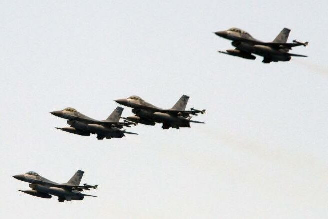 200811140532-taiwan-f-16s-exlarge-169