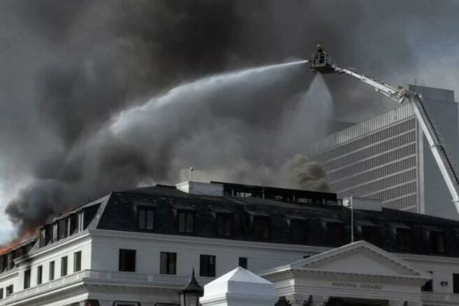 220103125905-south-africa-parliament-fire-reignites-vpx-exlarge-169