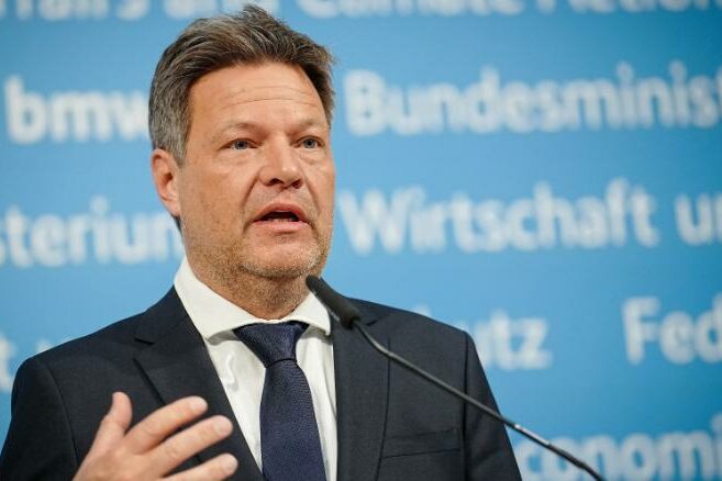 220331062757-robert-habeck-presser-03302022-exlarge-169