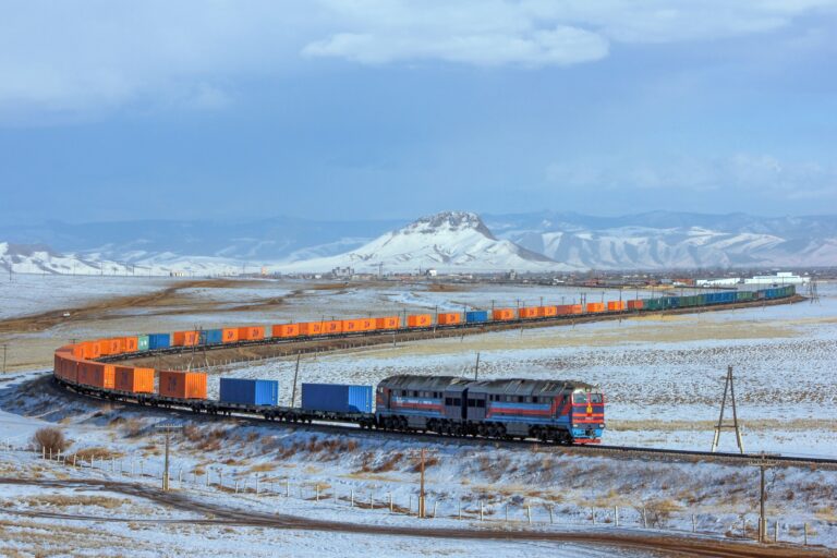 29.-Ази-Европын-хоорондох-чингэлгийн-транзит-галт-тэрэг-2312-т-хүрлэ_h1aHAo8