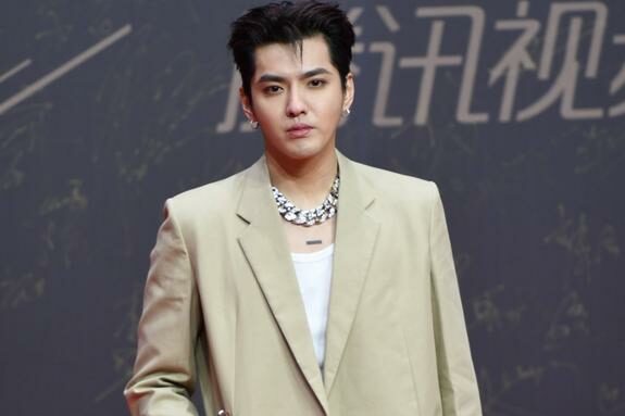 2BFD411F-E03D-4946-9C97-953AD2A13818