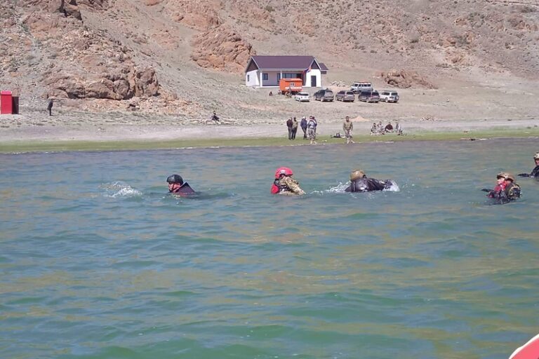 3bd93cbfe13f4a80bdefb4de3a664b15