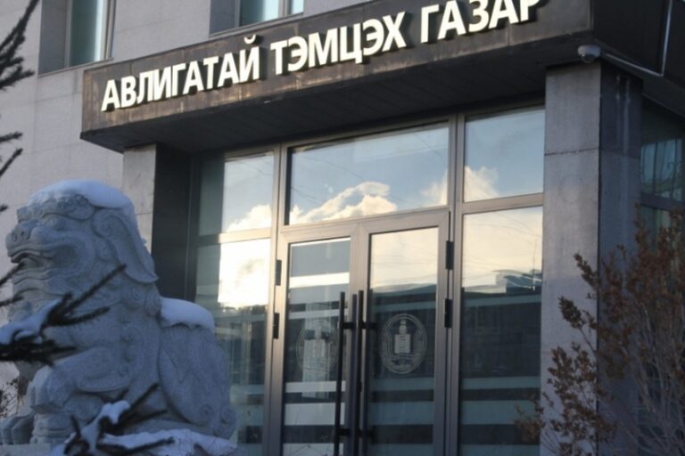 41b320a78de2dda1b924edb0a8ca600c