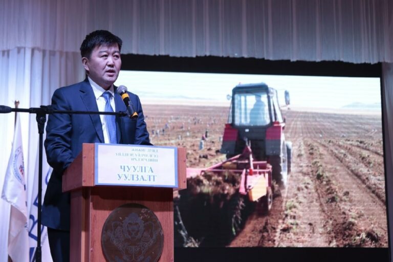 6392a7dde38f3e46a9bd1e43