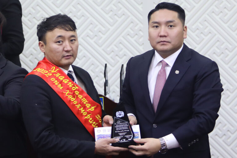 63abefb218164615ff1e6650