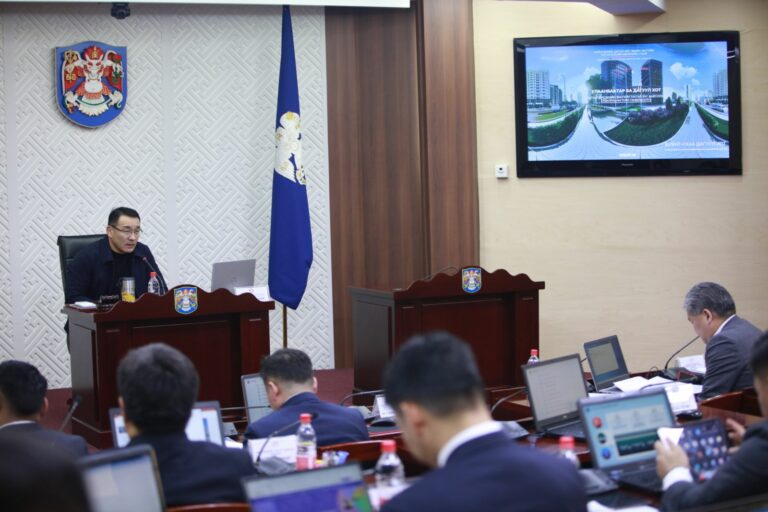 63d27ad418164615ff1e6815