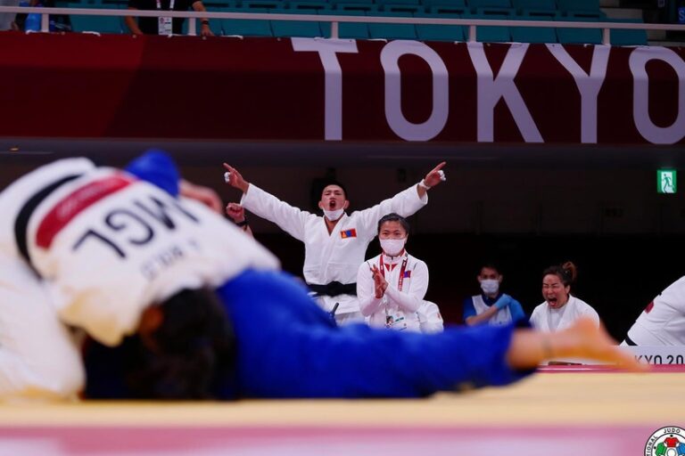 7c0adea68cb10c41cd53f2d10251662c