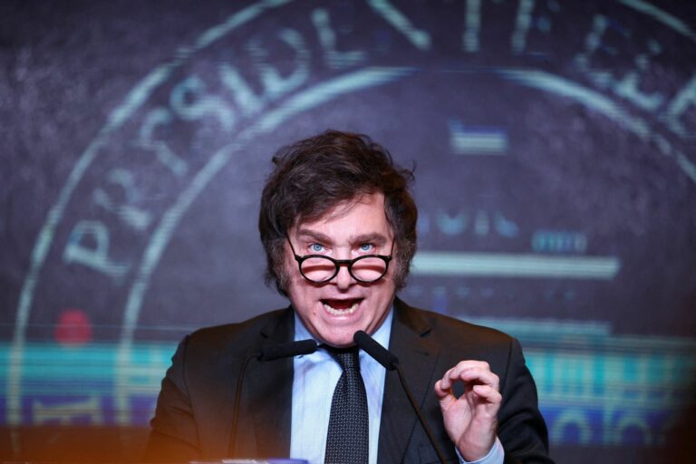 8244C36D-614E-409D-A9C3-1A83C49341B2