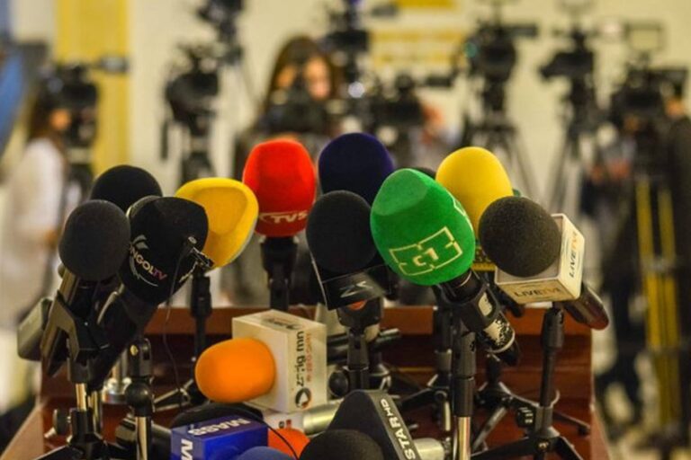 D8FF921B-355D-4979-AC67-872E33DF33BF