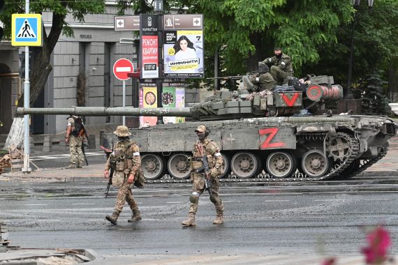 FE16CBC4-25B2-4E07-AA13-A7942C6DB8AB