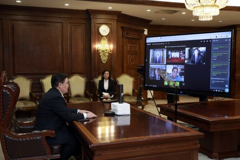 c4213f04-3653-49e6-ac98-46d0e86cbd6f