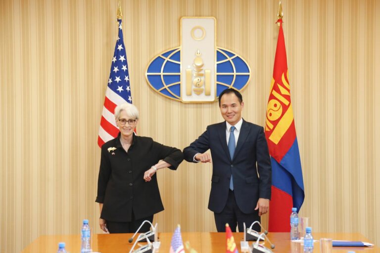 c6eyy1_MFA16729-scaled_x974