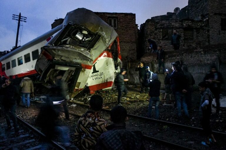 egypt-train-crashES8aIu-XkAAwybo