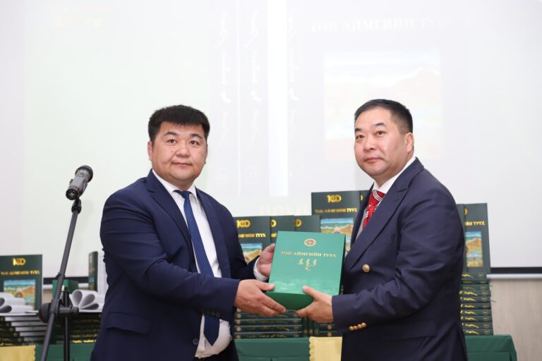 received_962375678403796