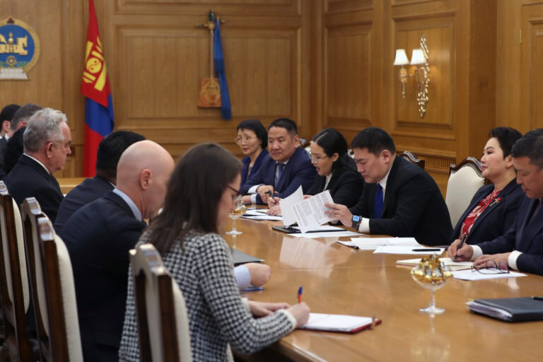 u.s_and_oyuk_MgOaCA4