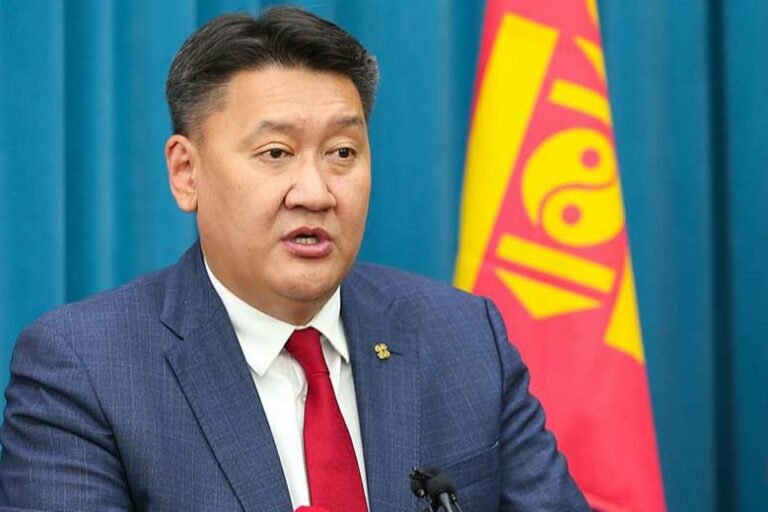 Б.Жавхлан_Төрийн_өмчийн_үйлдвэрийн_газрууд_чанаргүй_зээл_авч_байгааг_WJba8LL