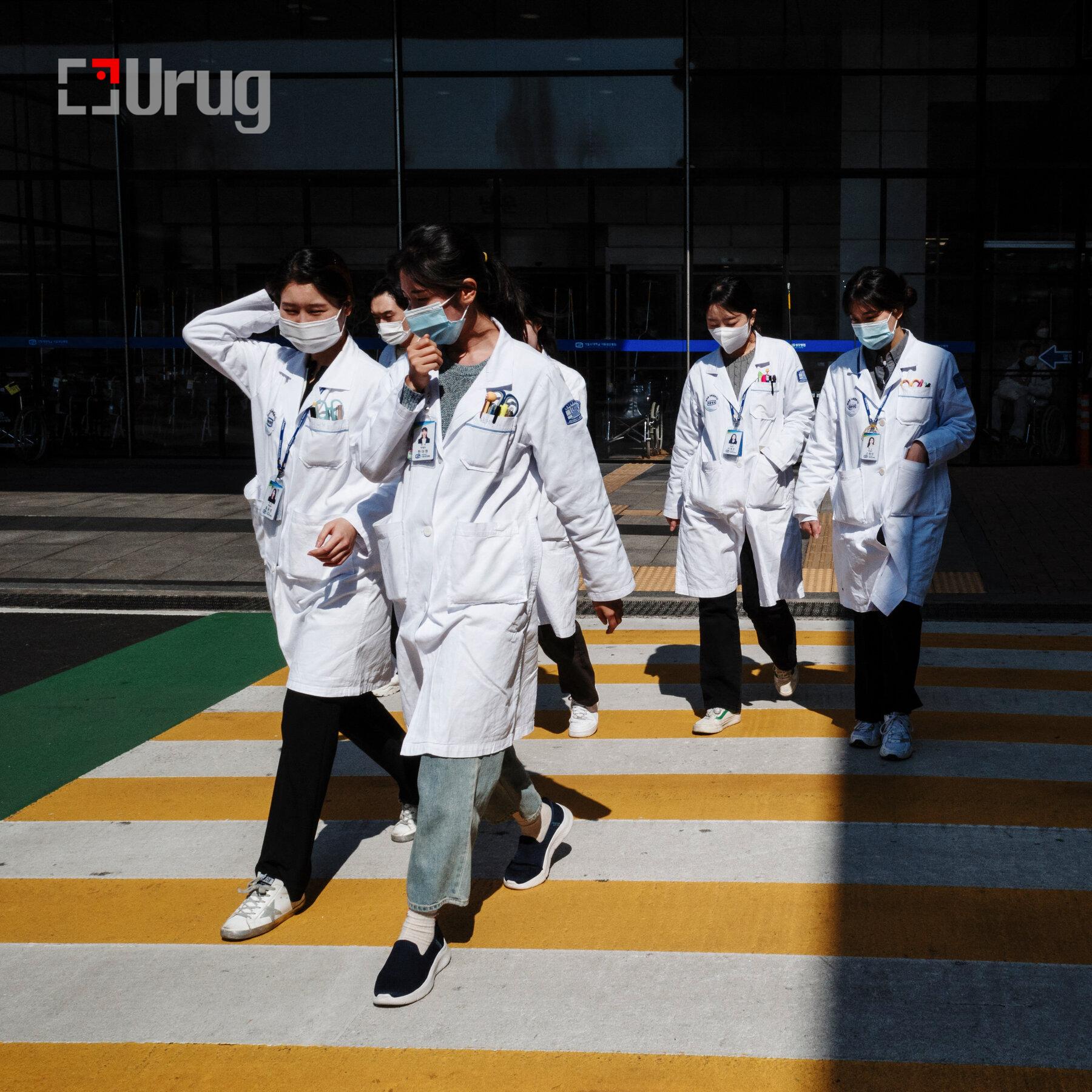 00skorea-doctors-01-whjp-mediumSquareAt3X