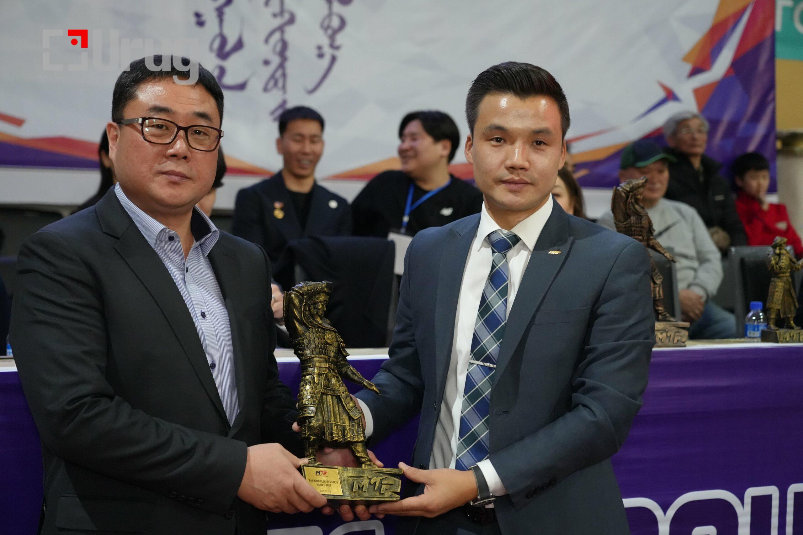 b6ab91ab-4f40-4ba1-bad1-9fb7181eaad9