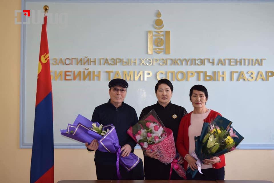 eej aavtaigaa hamtdaa1111222222