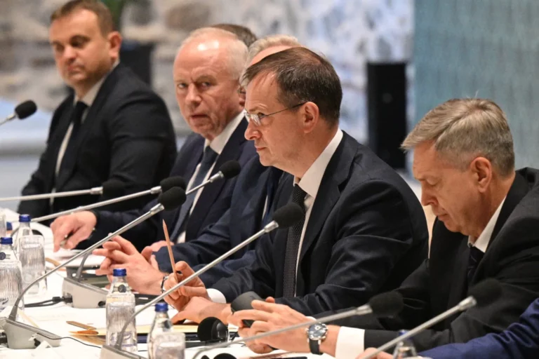 -17uYQ421mcGr3uYQ8JCHQ