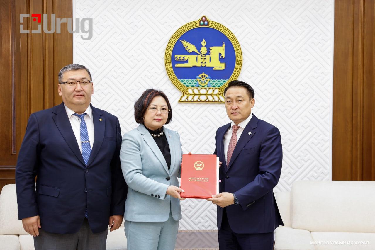 2127e0b690d64d69bdfe106c84f513f6-2