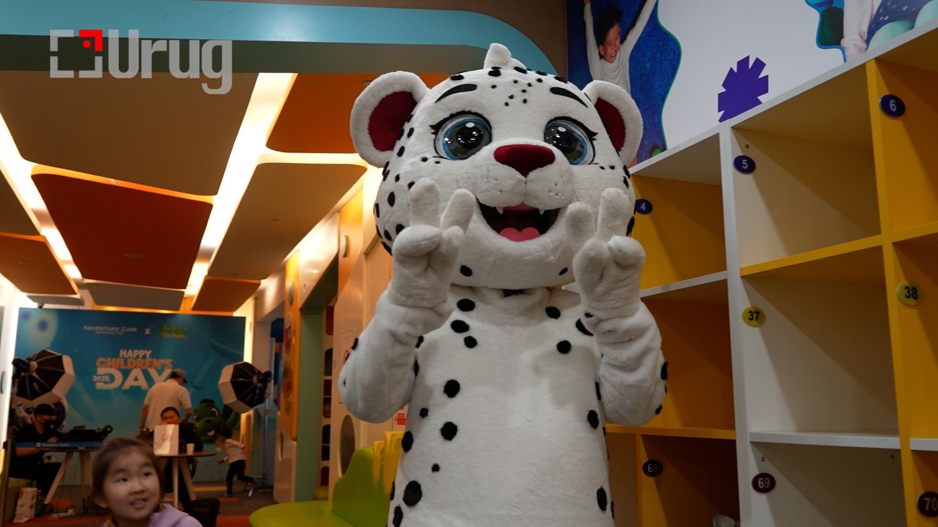 Sequence 08.00_01_36_14.Still012