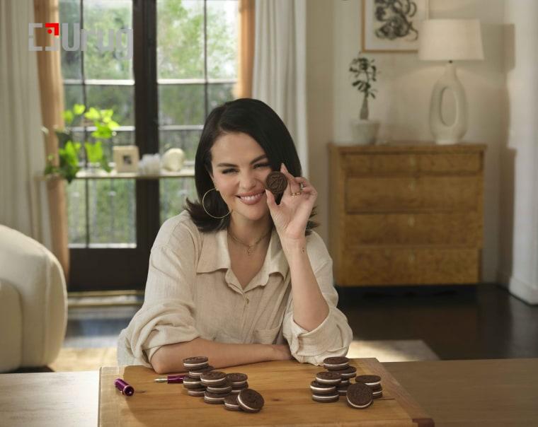 selena-gomez-oreo-2-te-250519-4b48a3