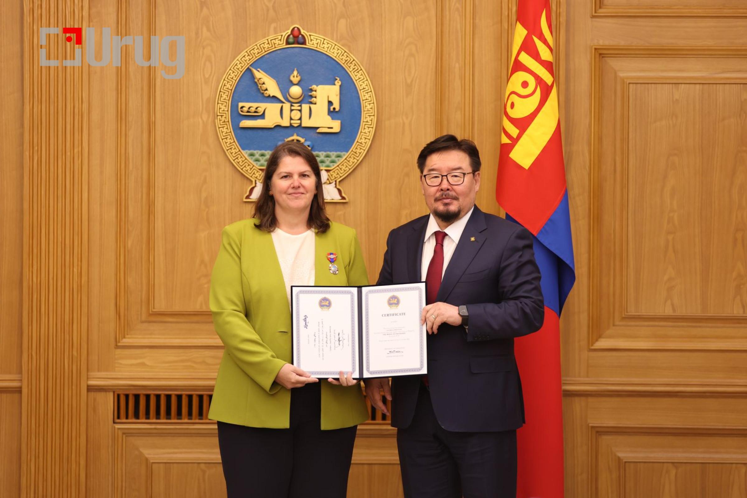 E4A4sJ1yb4BVxrU2ysYV