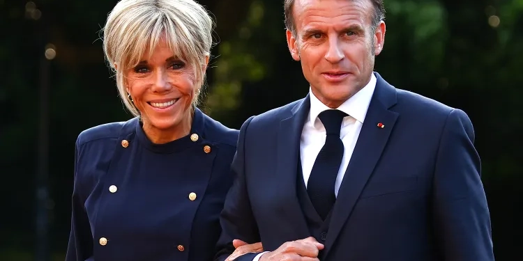 emmanuel-macron-brigitte-macron-royal-palace-070425-1-8e1d561dc2f543e7af5d7a28e6ac6699