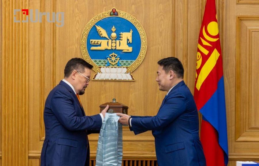 Oyun-erdene Zandanshatar