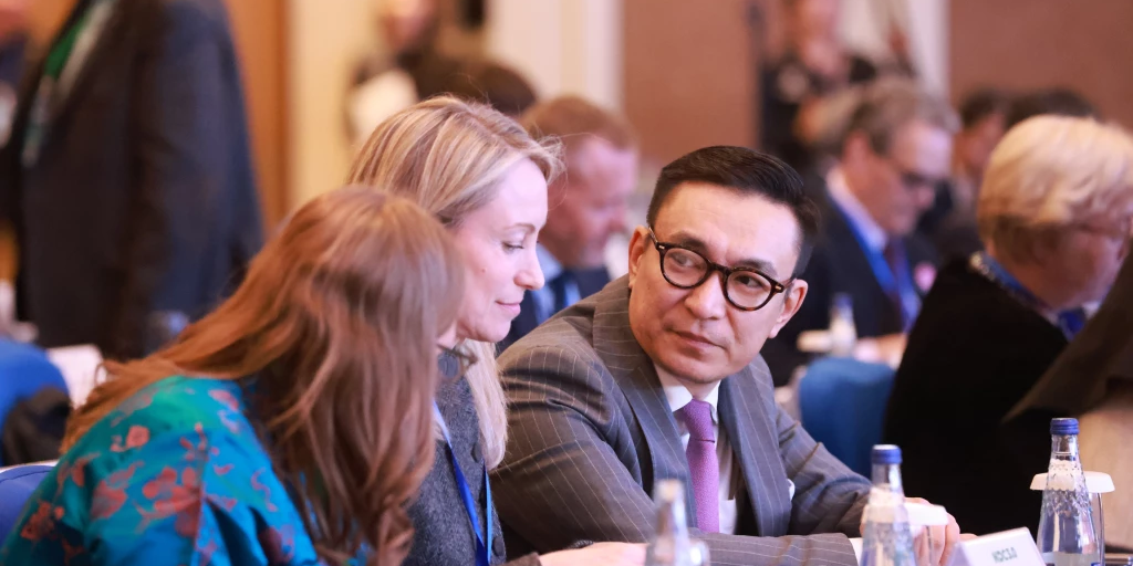 cdaf7beb-2949-4df4-b5e7-d1de89a52735