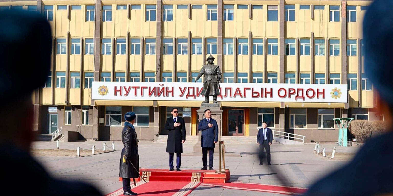 received_815618910929782-1536×1025